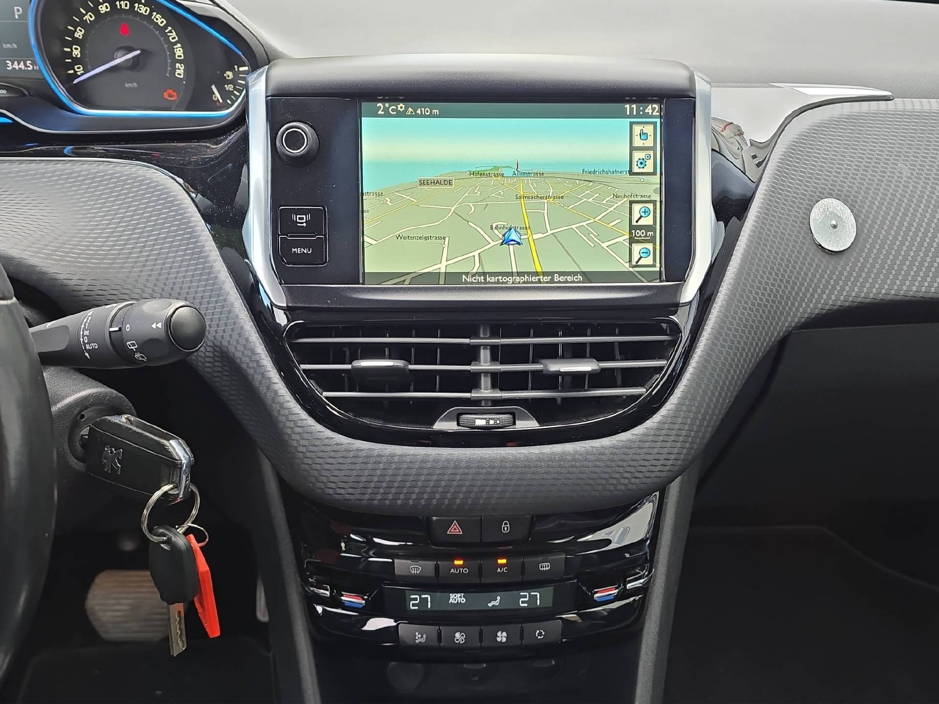 PEUGEOT 2008 1.6 VTi Allure-image-9