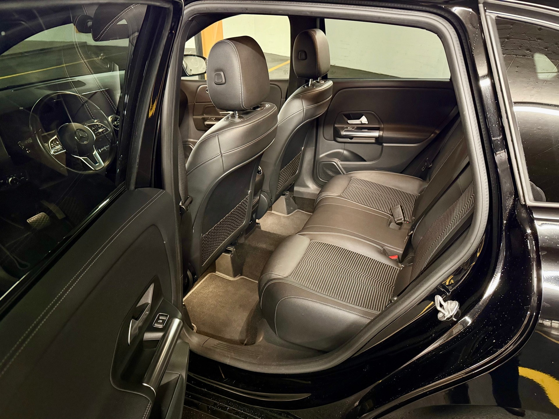 MERCEDES-BENZ B 200 Night Star 7G-DCT-image-10