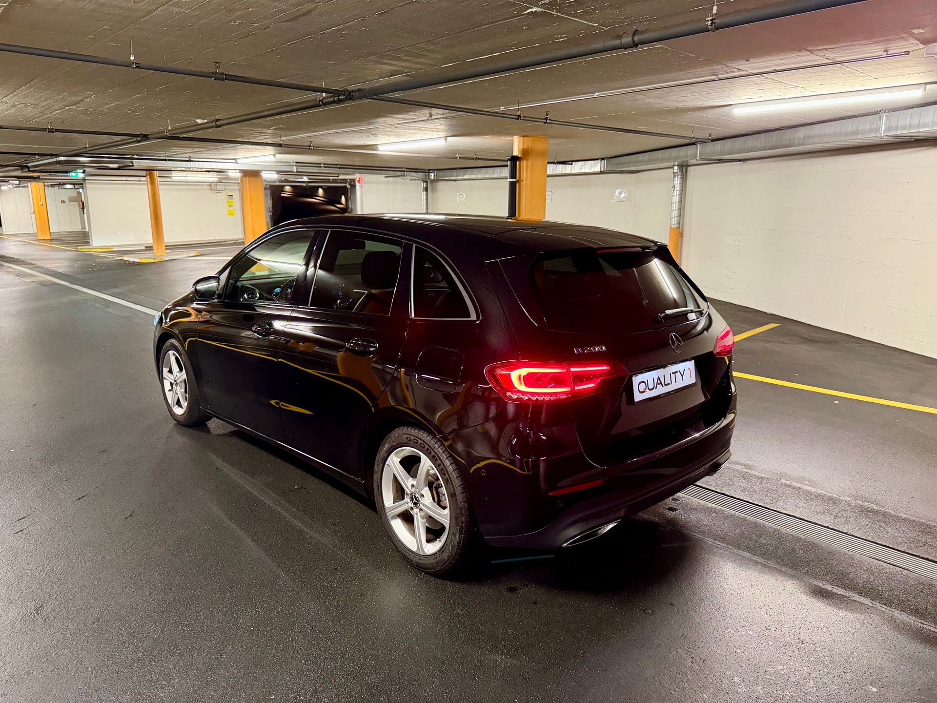 MERCEDES-BENZ B 200 Night Star 7G-DCT-image-2