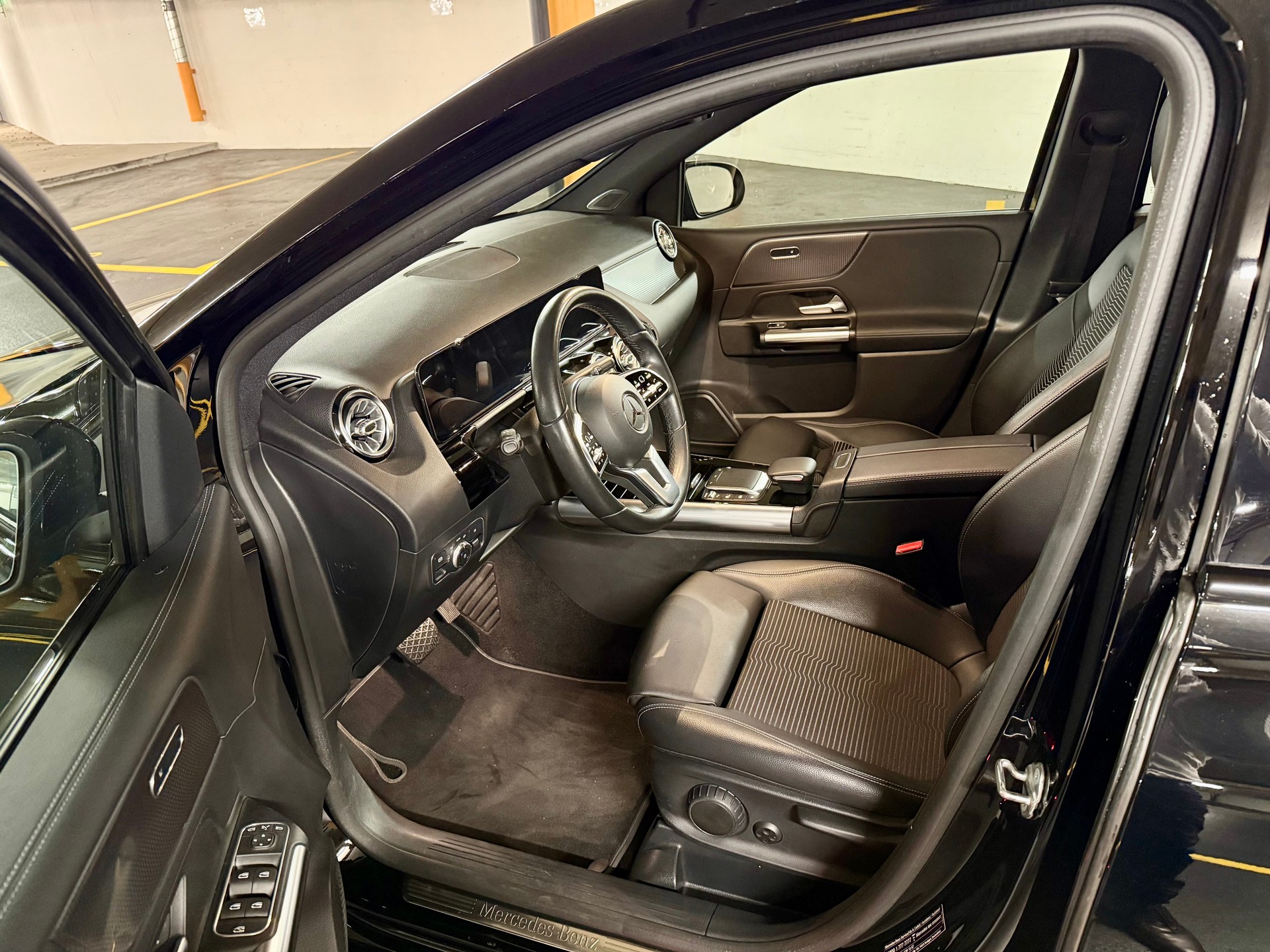 MERCEDES-BENZ B 200 Night Star 7G-DCT-image-9