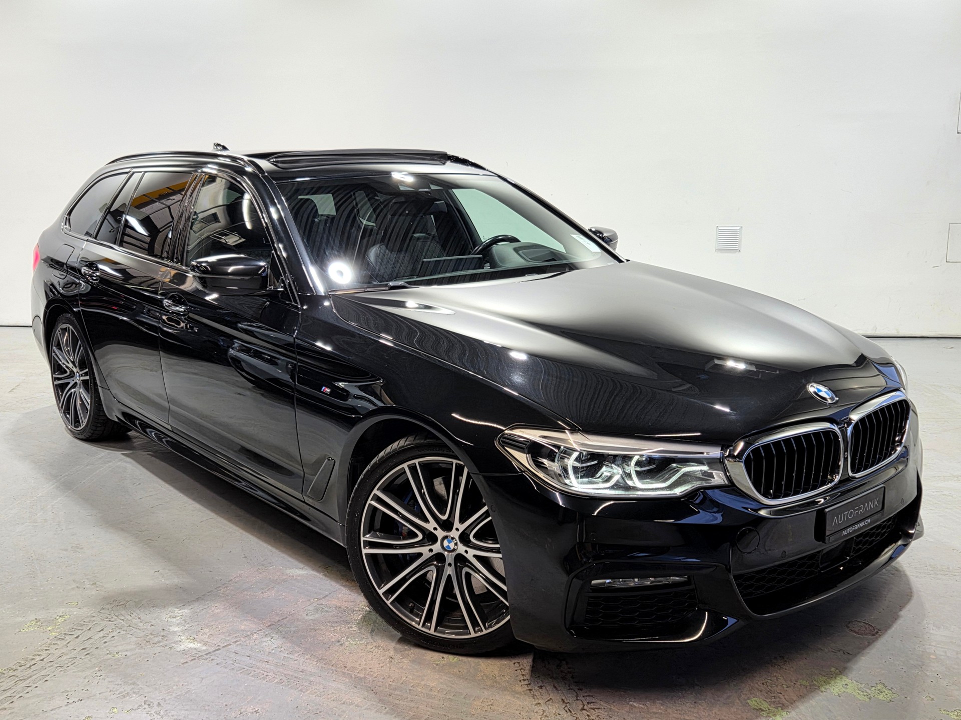 BMW 540d xDrive M-Sport Touring-image-15
