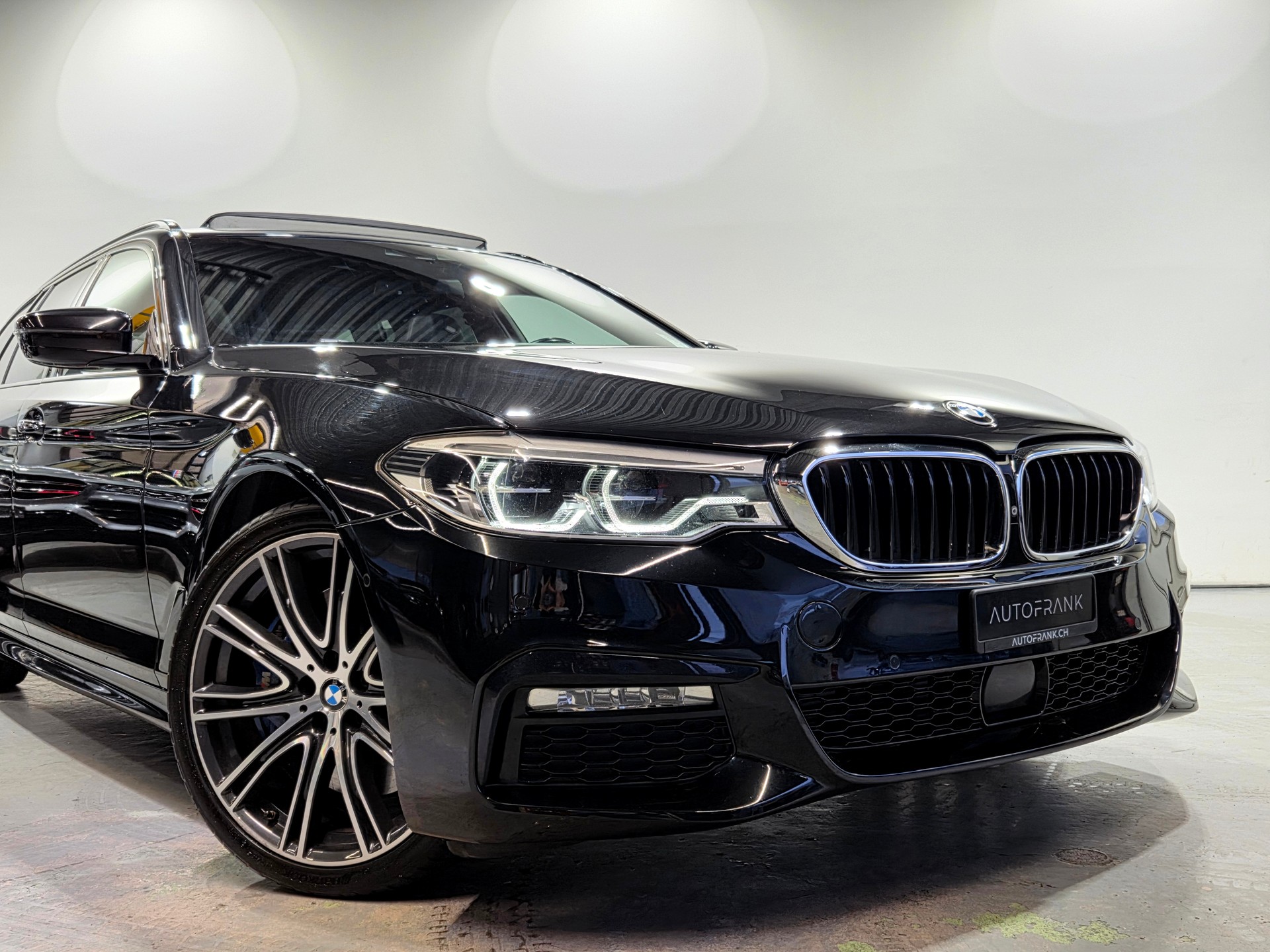 BMW 540d xDrive M-Sport Touring-image-8