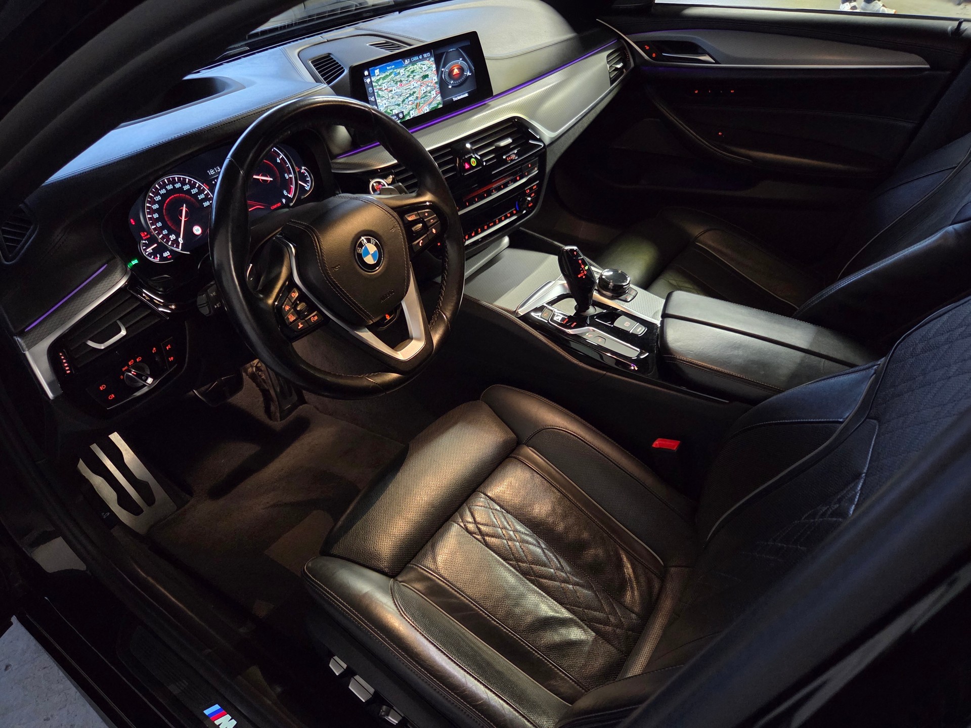 BMW 540d xDrive M-Sport Touring-showroom-element-3