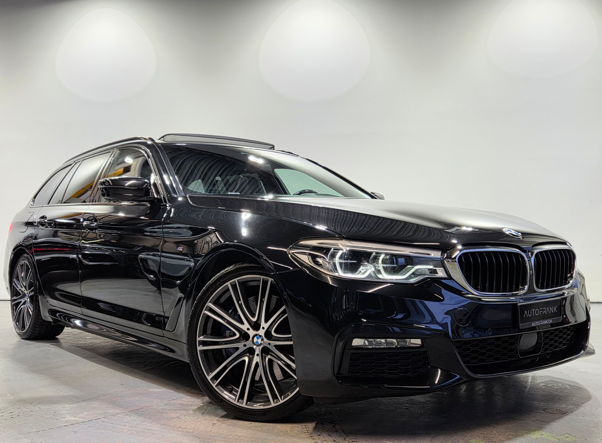 BMW 540d xDrive M-Sport Touring-image-21