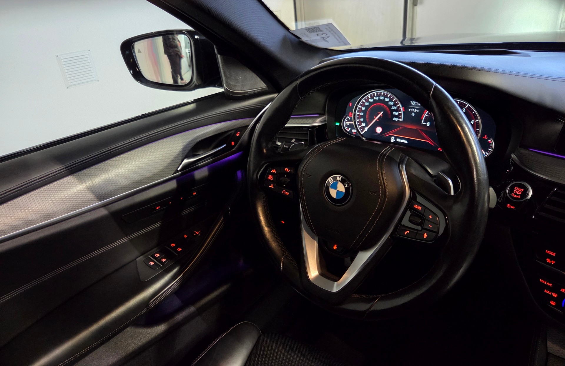 BMW 540d xDrive M-Sport Touring-image-17