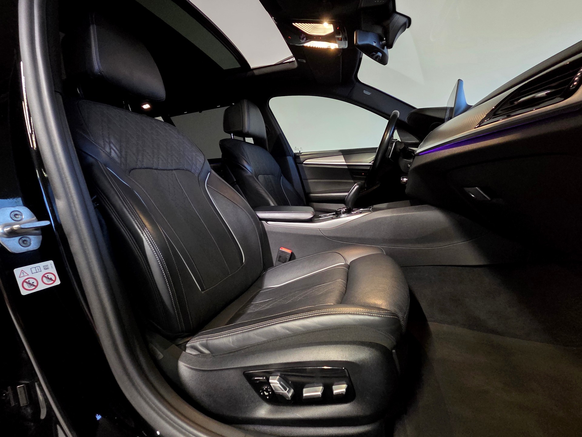 BMW 540d xDrive M-Sport Touring-image-4