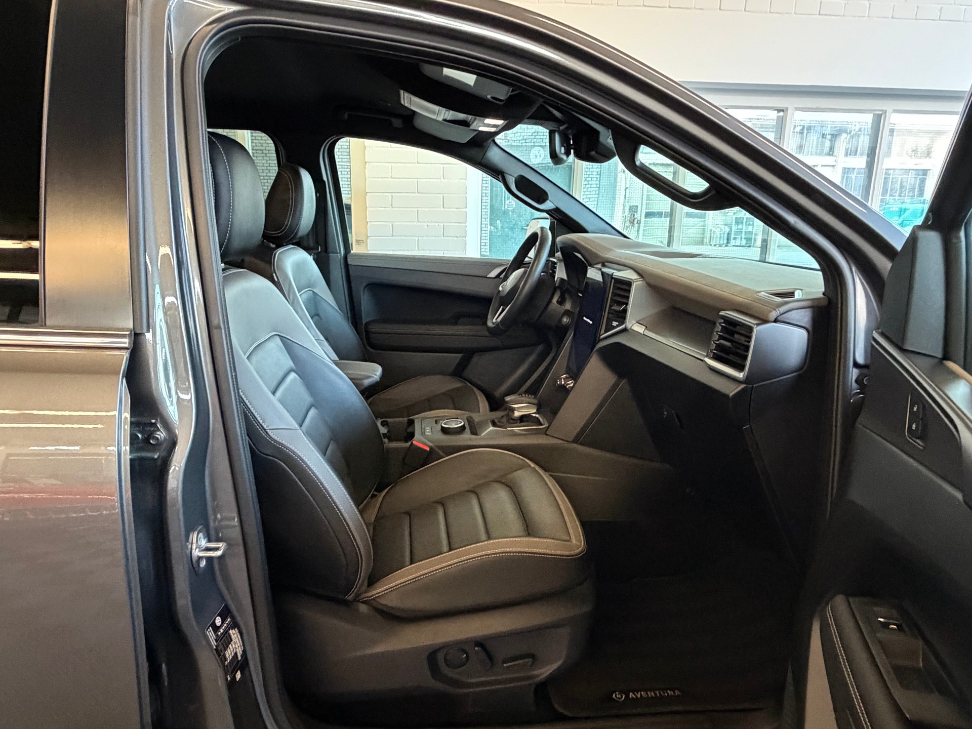 VW Amarok 3.0TDI Aventura 240 PS 4X4 4MOTION Winter 2-image-8