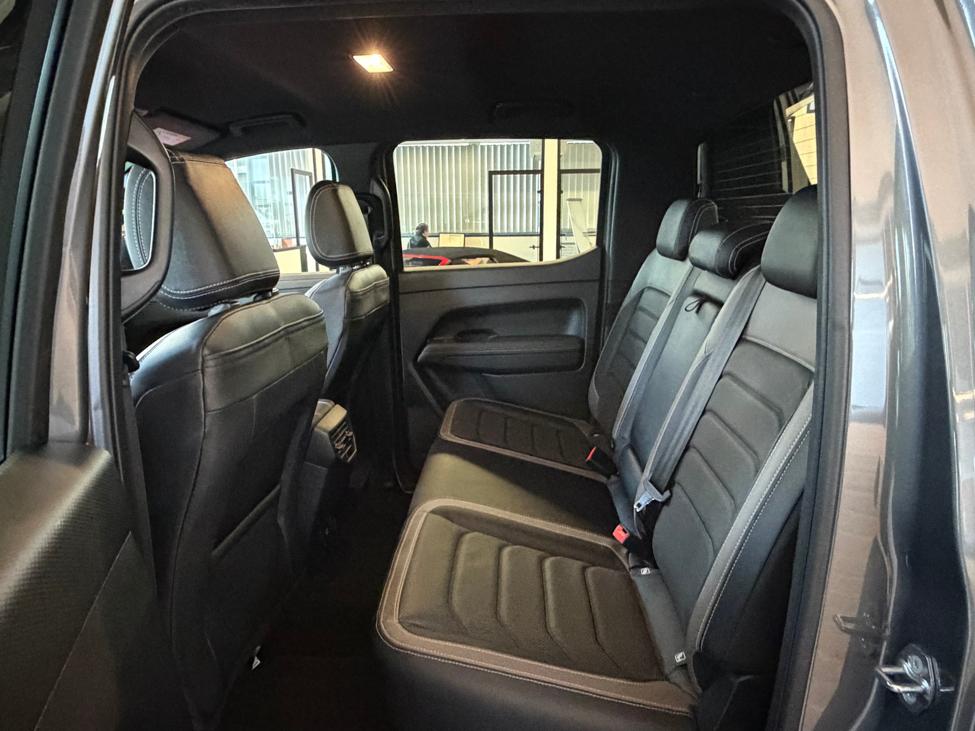 VW Amarok 3.0TDI Aventura 240 PS 4X4 4MOTION Winter 2-image-11