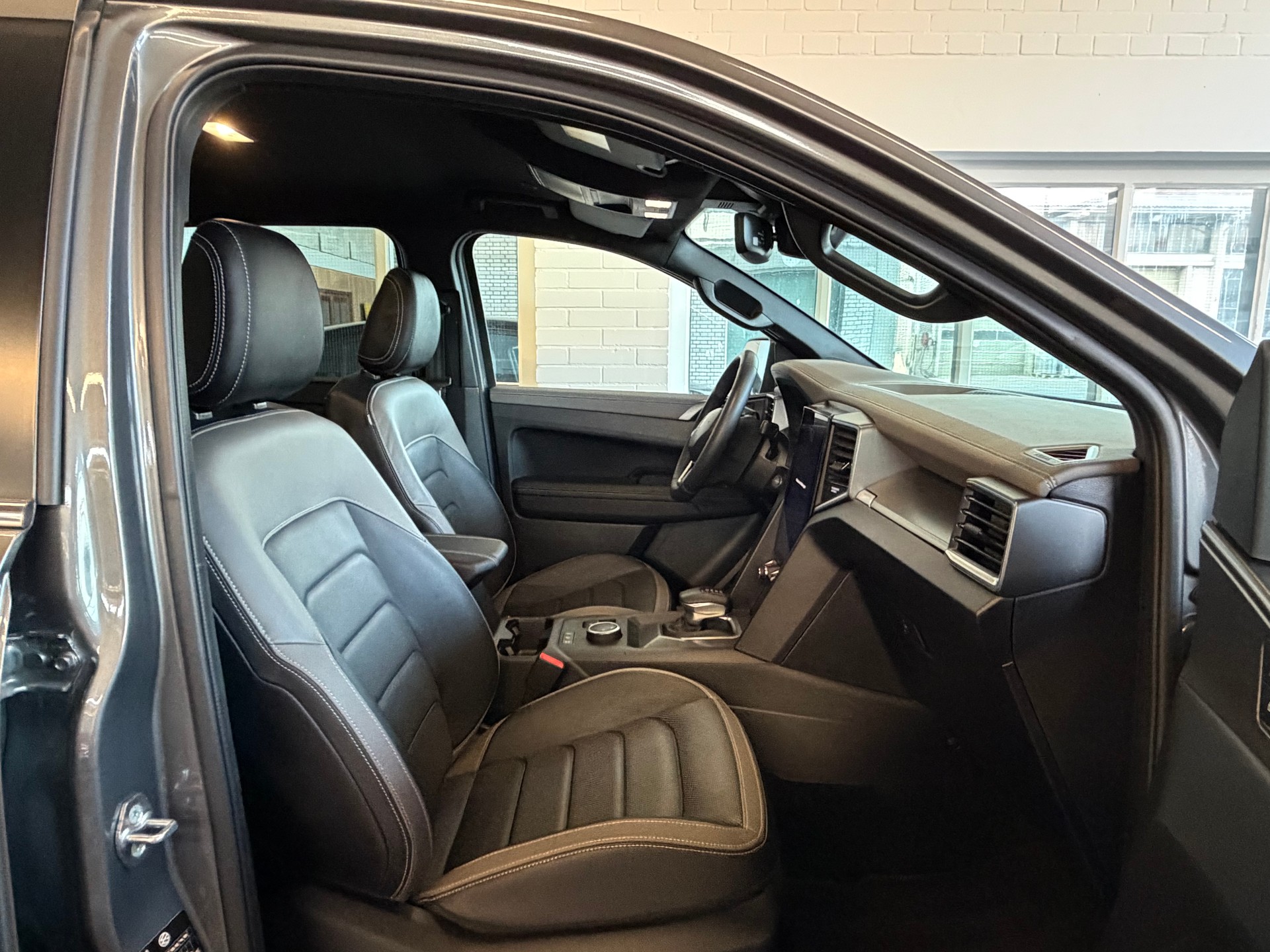 VW Amarok 3.0TDI Aventura 240 PS 4X4 4MOTION Winter 2-image-7
