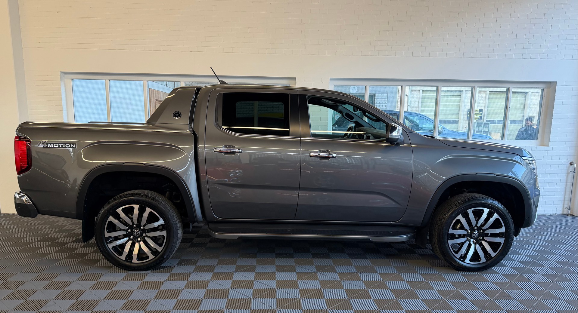 VW Amarok 3.0TDI Aventura 240 PS 4X4 4MOTION Winter 2-image-1