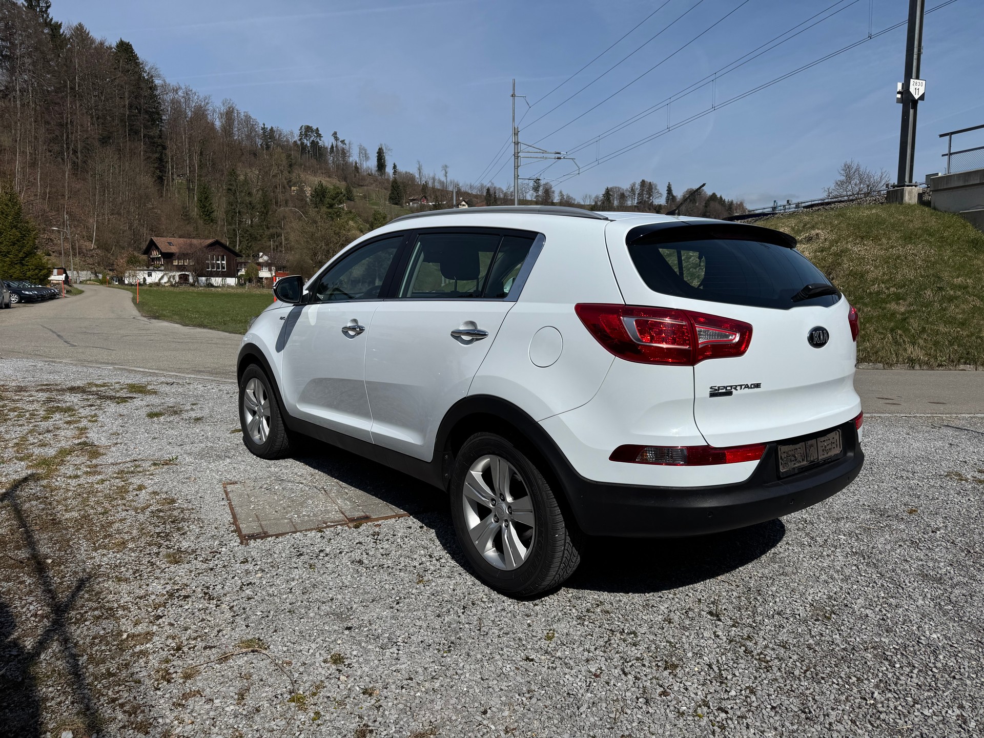 KIA Sportage 2.0 CRDi Style 4WD Automatic-image-3