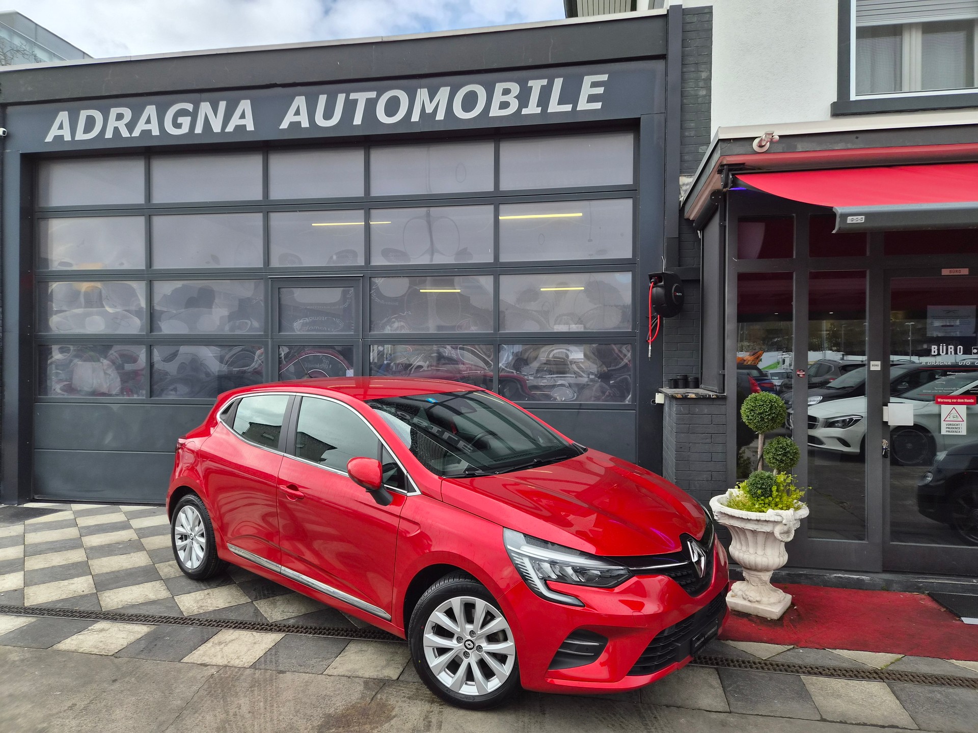 RENAULT Clio 1.6 E-Tech Intens-image-2