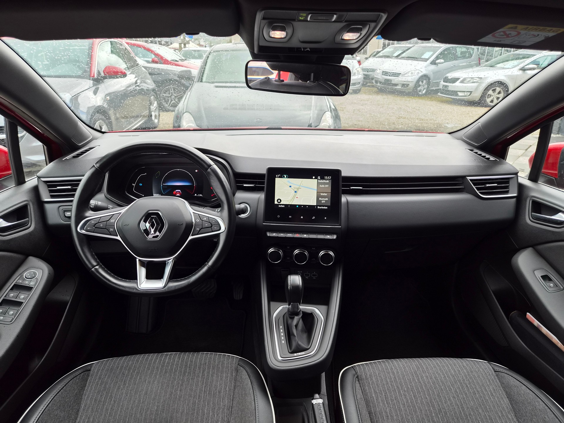 RENAULT Clio 1.6 E-Tech Intens-image-16