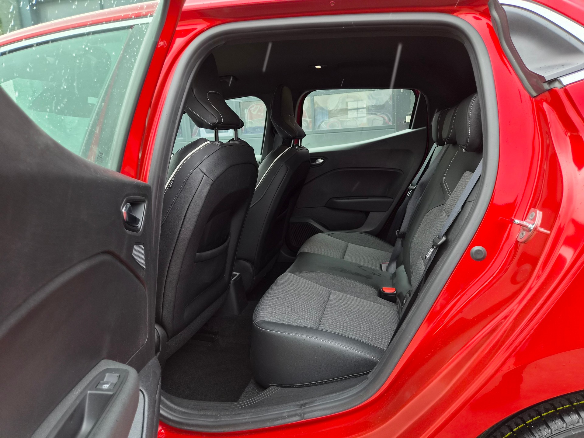RENAULT Clio 1.6 E-Tech Intens-image-15