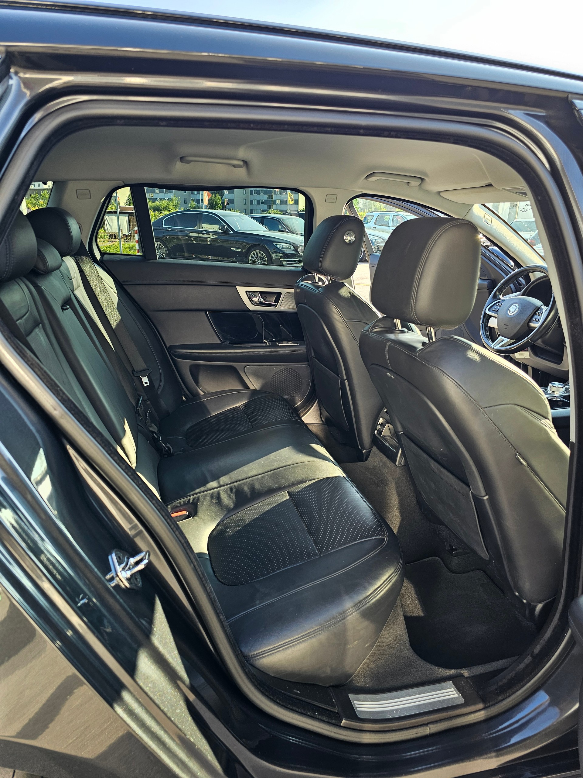 JAGUAR XF Sportbrake 3.0d S V6 Premium Luxury-image-15
