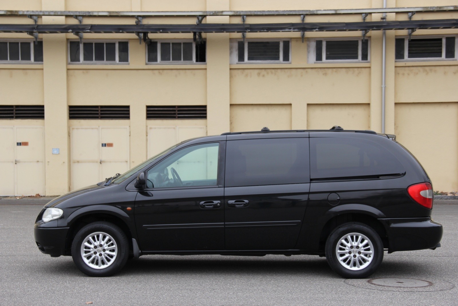 CHRYSLER Grand Voy. 2.8 CRD LX Automatic-showroom-element-1