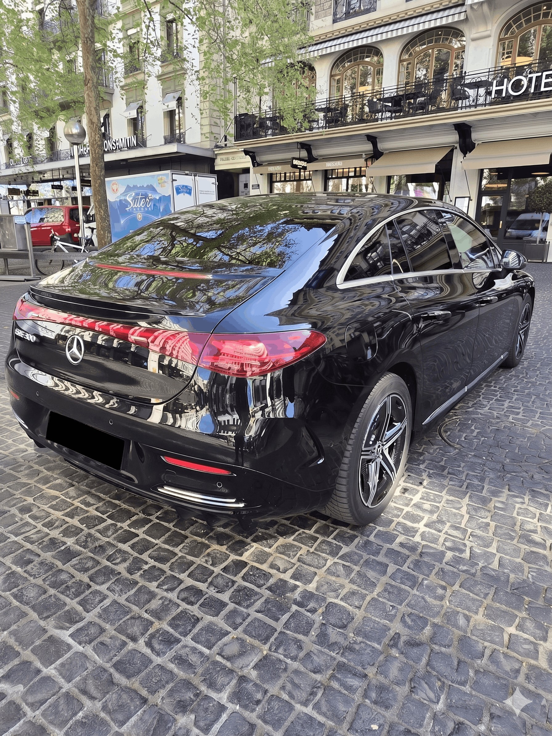MERCEDES-BENZ EQE 300-image-2