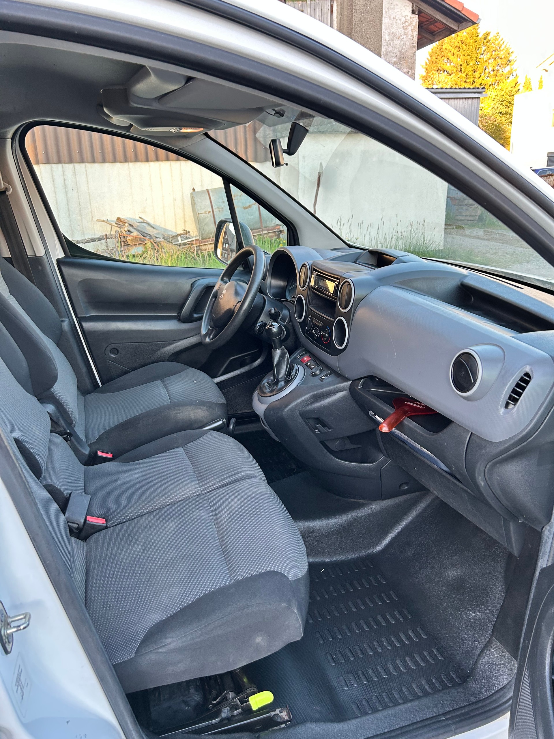 PEUGEOT Partner 1.6 VTi Allure-image-6