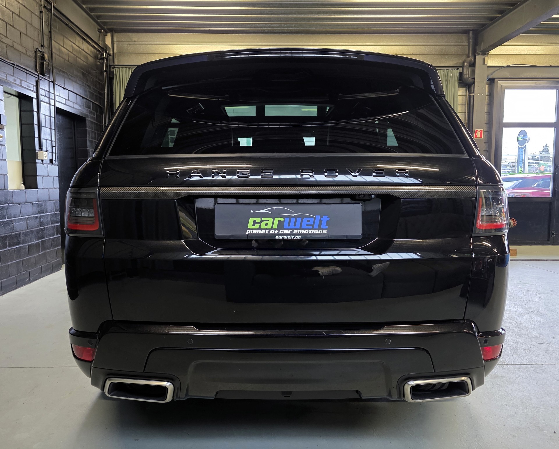 LAND ROVER Range Rover Sport 4.4 SDV8 Autobiography Dynamic-image-3