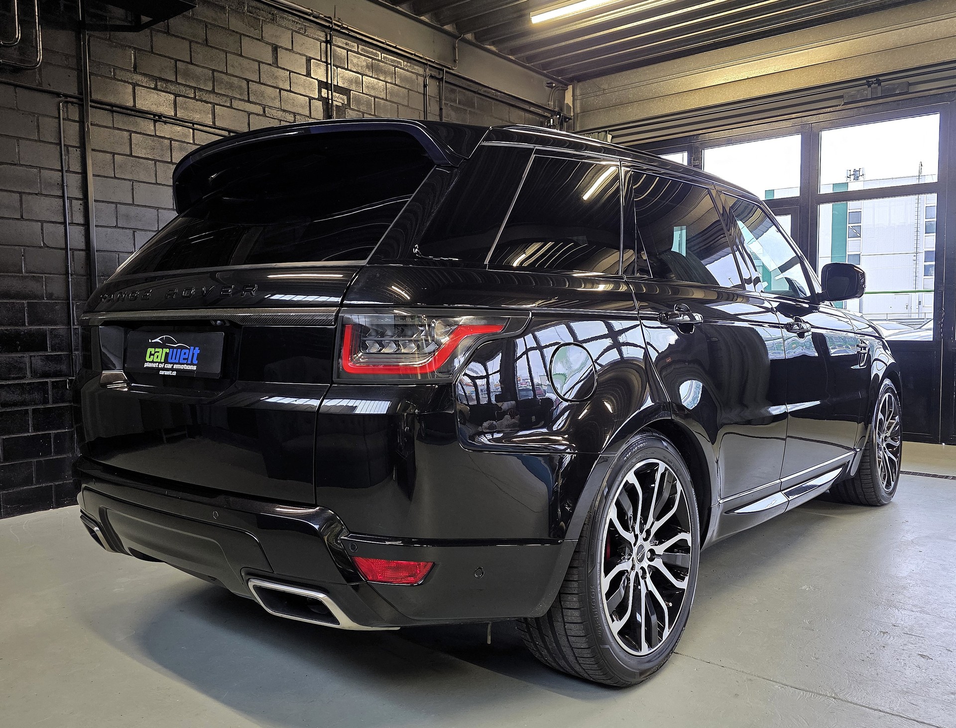 LAND ROVER Range Rover Sport 4.4 SDV8 Autobiography Dynamic-image-2