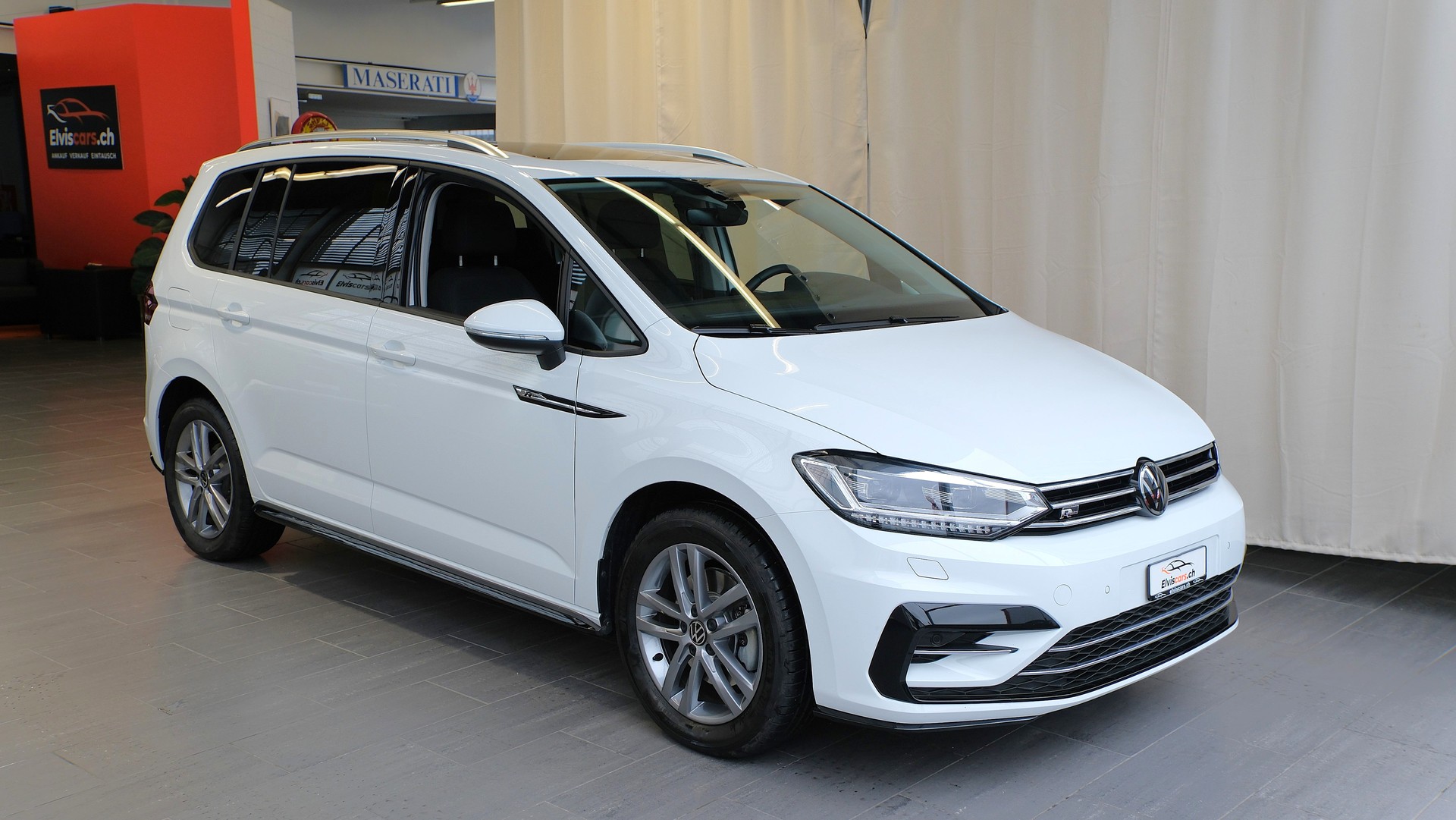 VW Touran 1.5 TSI EVO Comfortline United R Line DSG-image-28