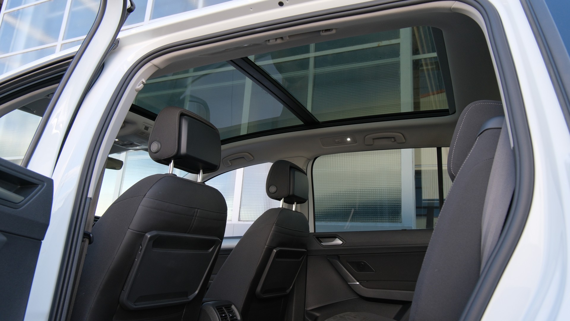 VW Touran 1.5 TSI EVO Comfortline United R Line DSG-image-17