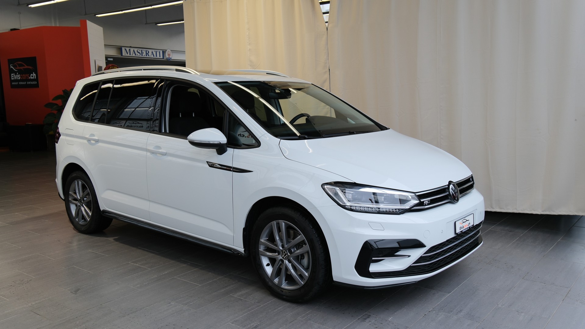 VW Touran 1.5 TSI EVO Comfortline United R Line DSG-image-27