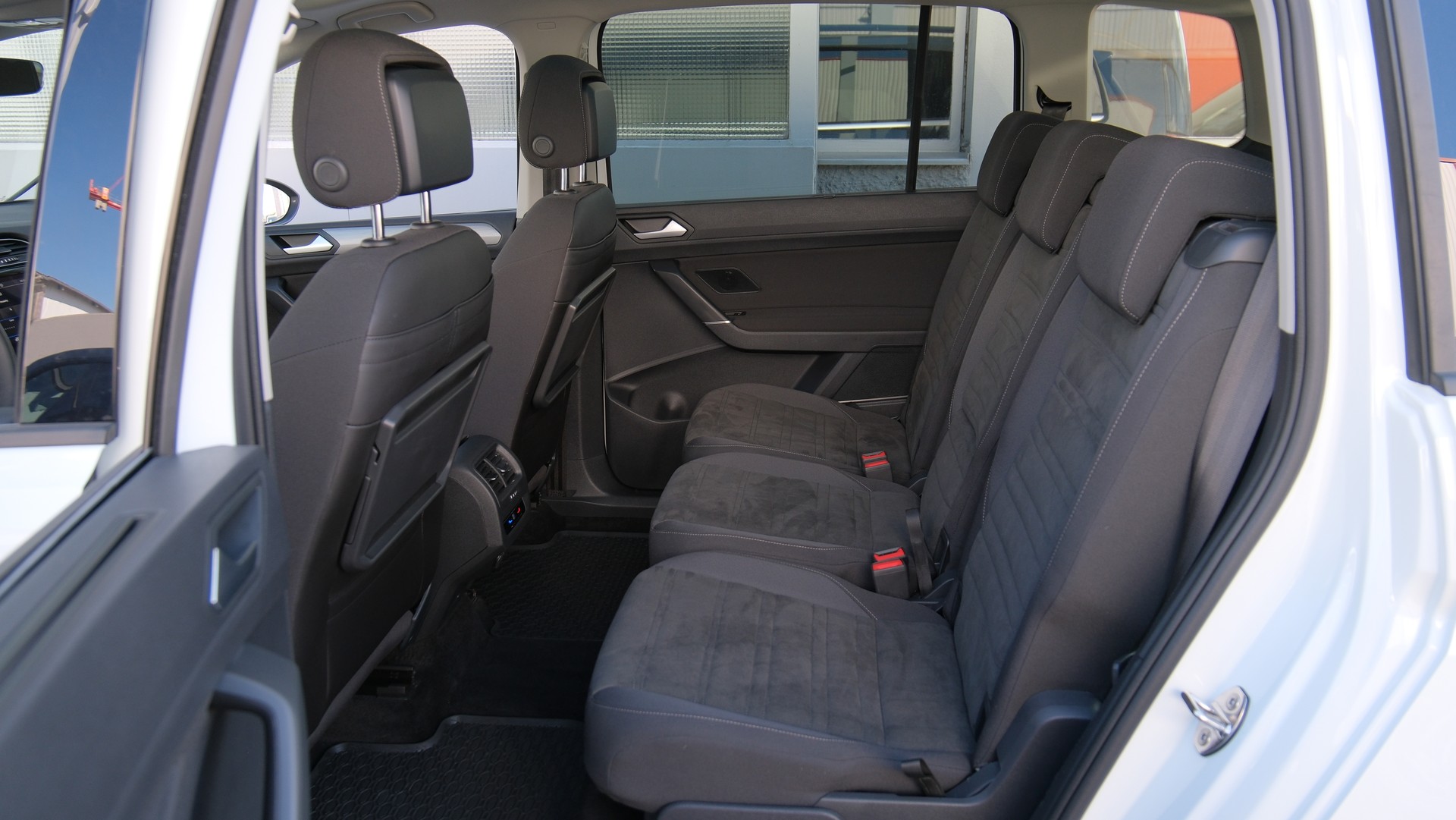 VW Touran 1.5 TSI EVO Comfortline United R Line DSG-image-20
