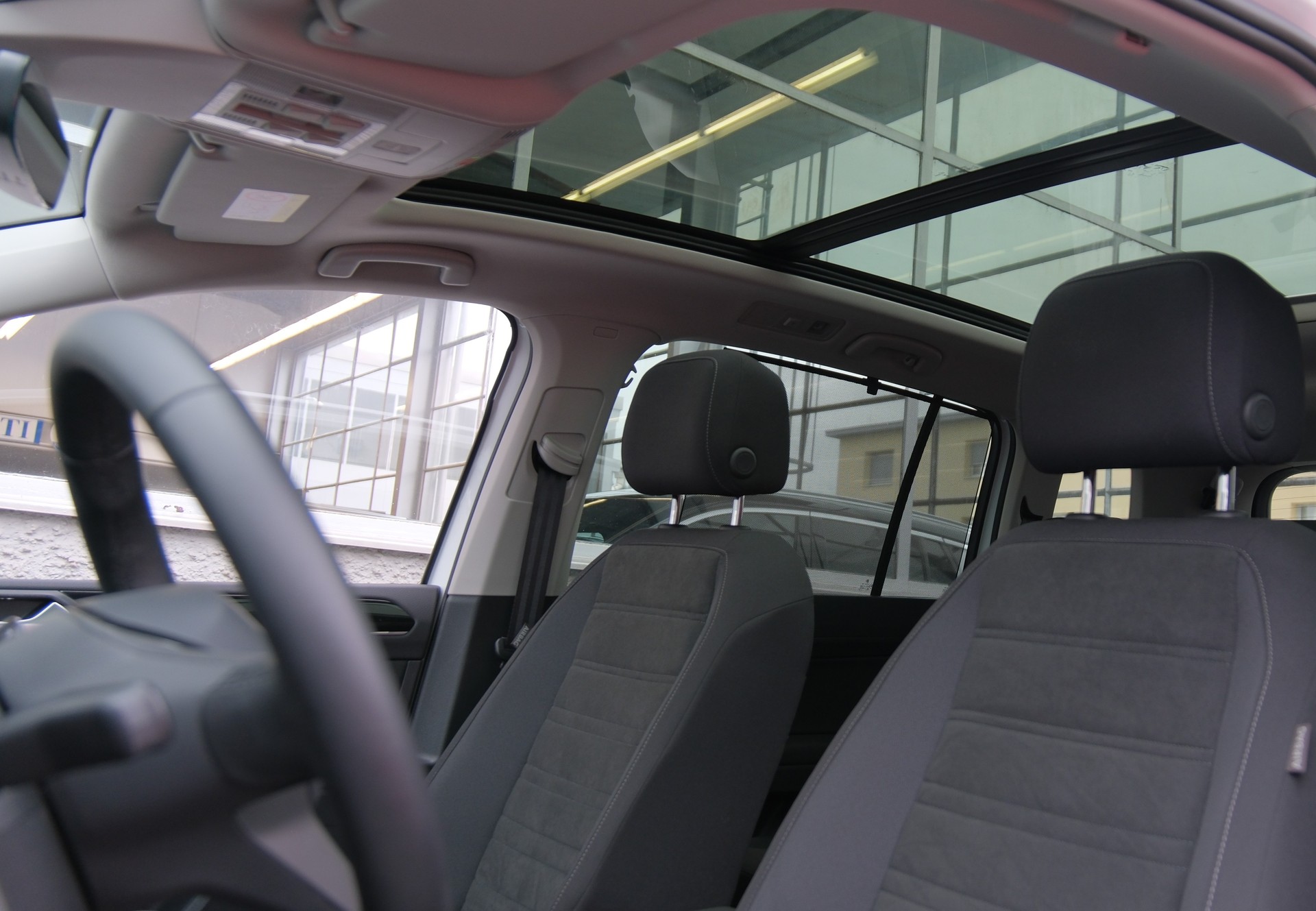 VW Touran 1.5 TSI EVO Comfortline United R Line DSG-image-3