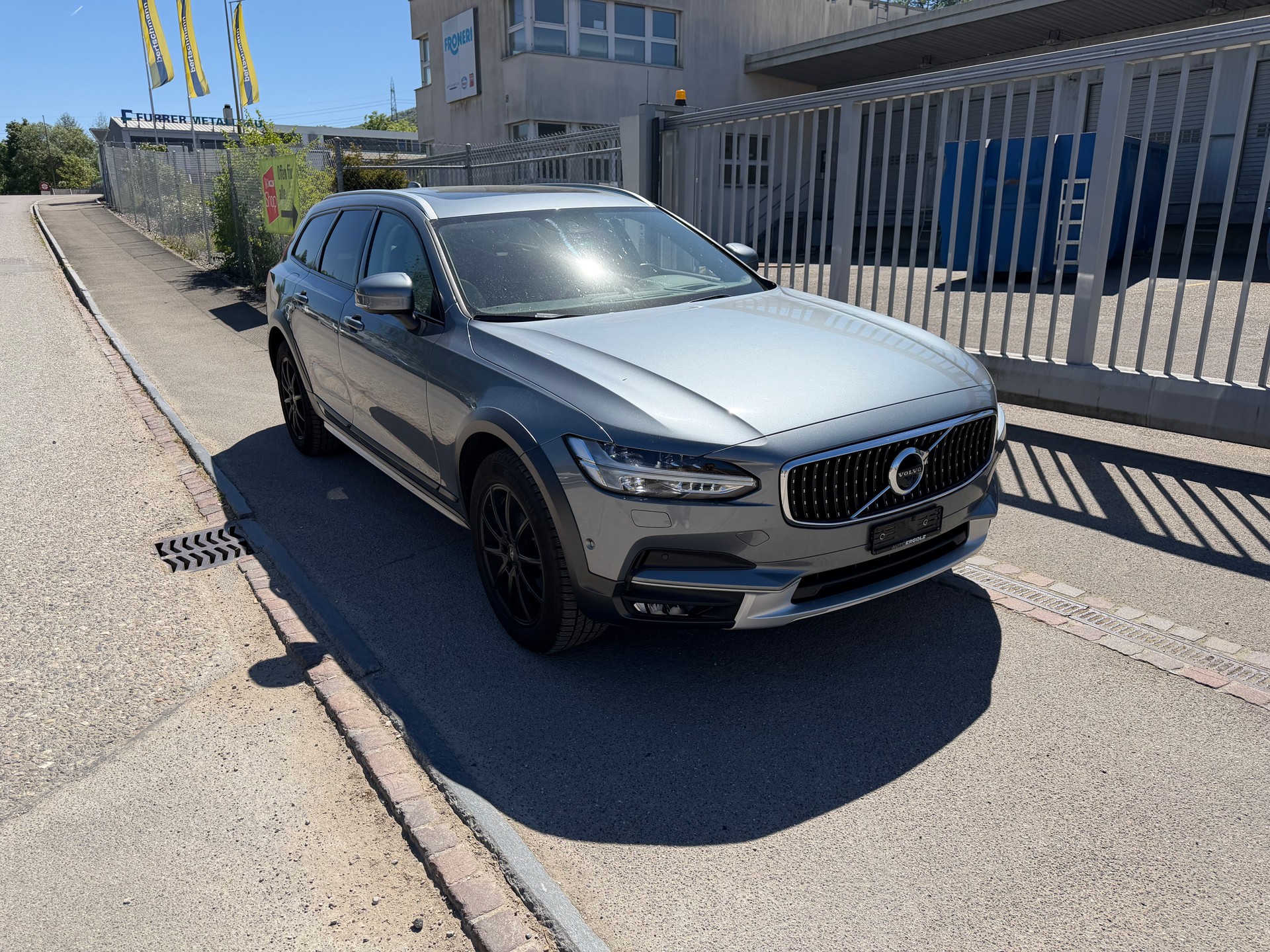 VOLVO V90 Cross Country D5 Pro AWD Geartronic Powerpulse-image-3