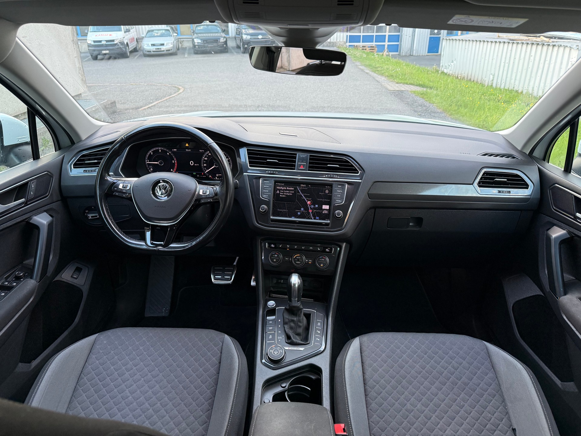 VW Tiguan 2.0 TDI R-Line Trendline 4Motion DSG-image-10