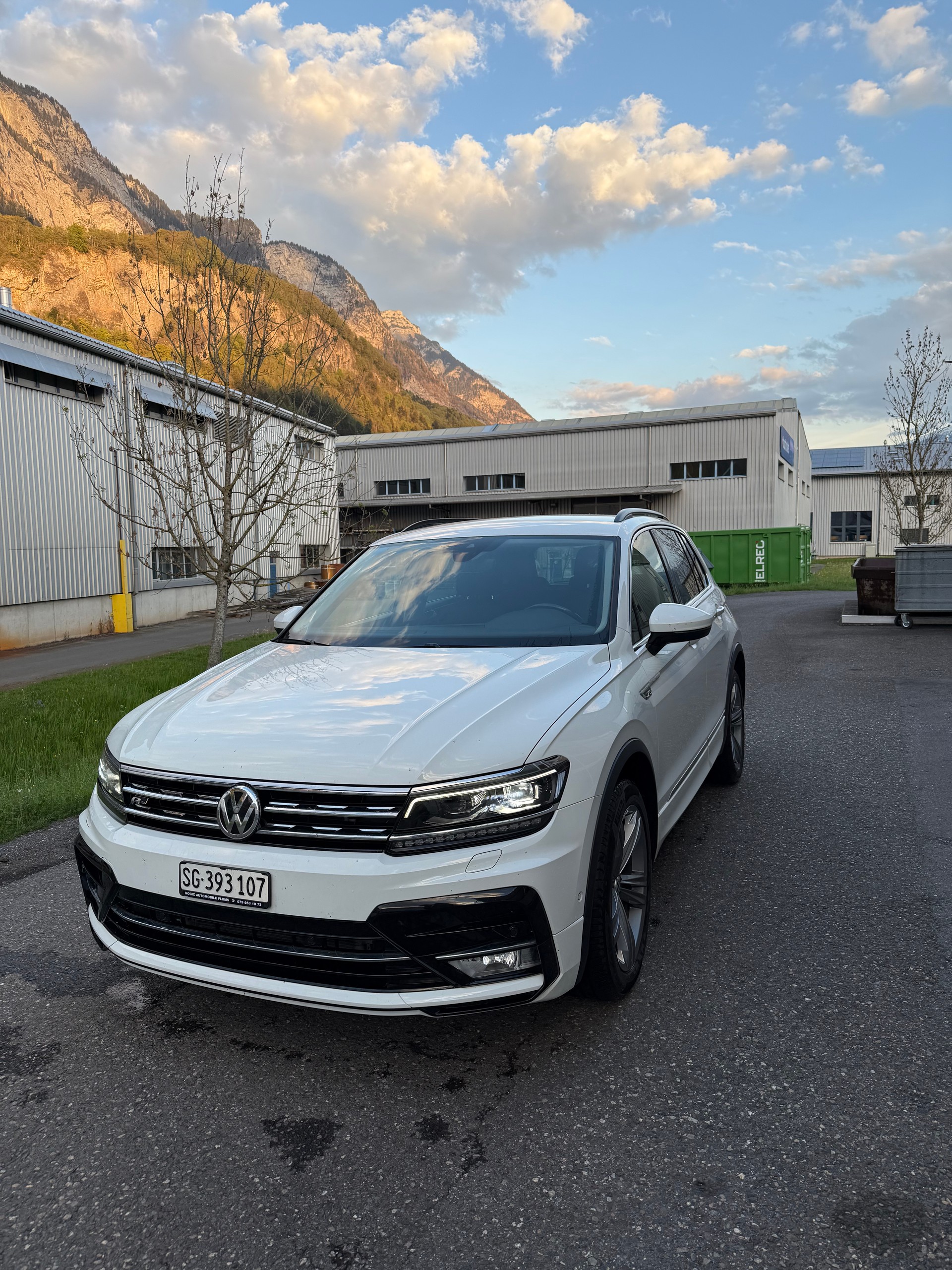 VW Tiguan 2.0 TDI R-Line Trendline 4Motion DSG-image-4