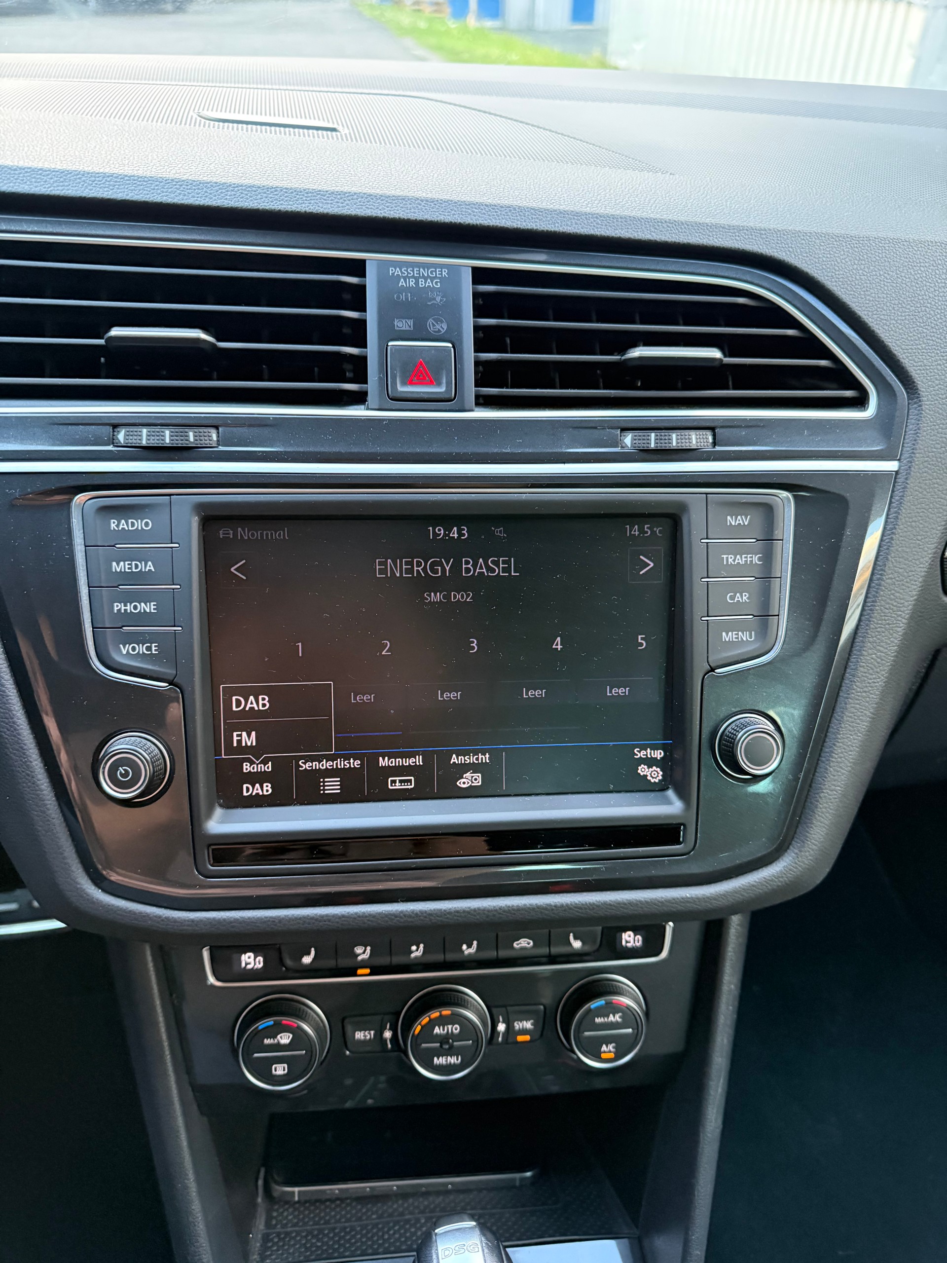 VW Tiguan 2.0 TDI R-Line Trendline 4Motion DSG-image-15