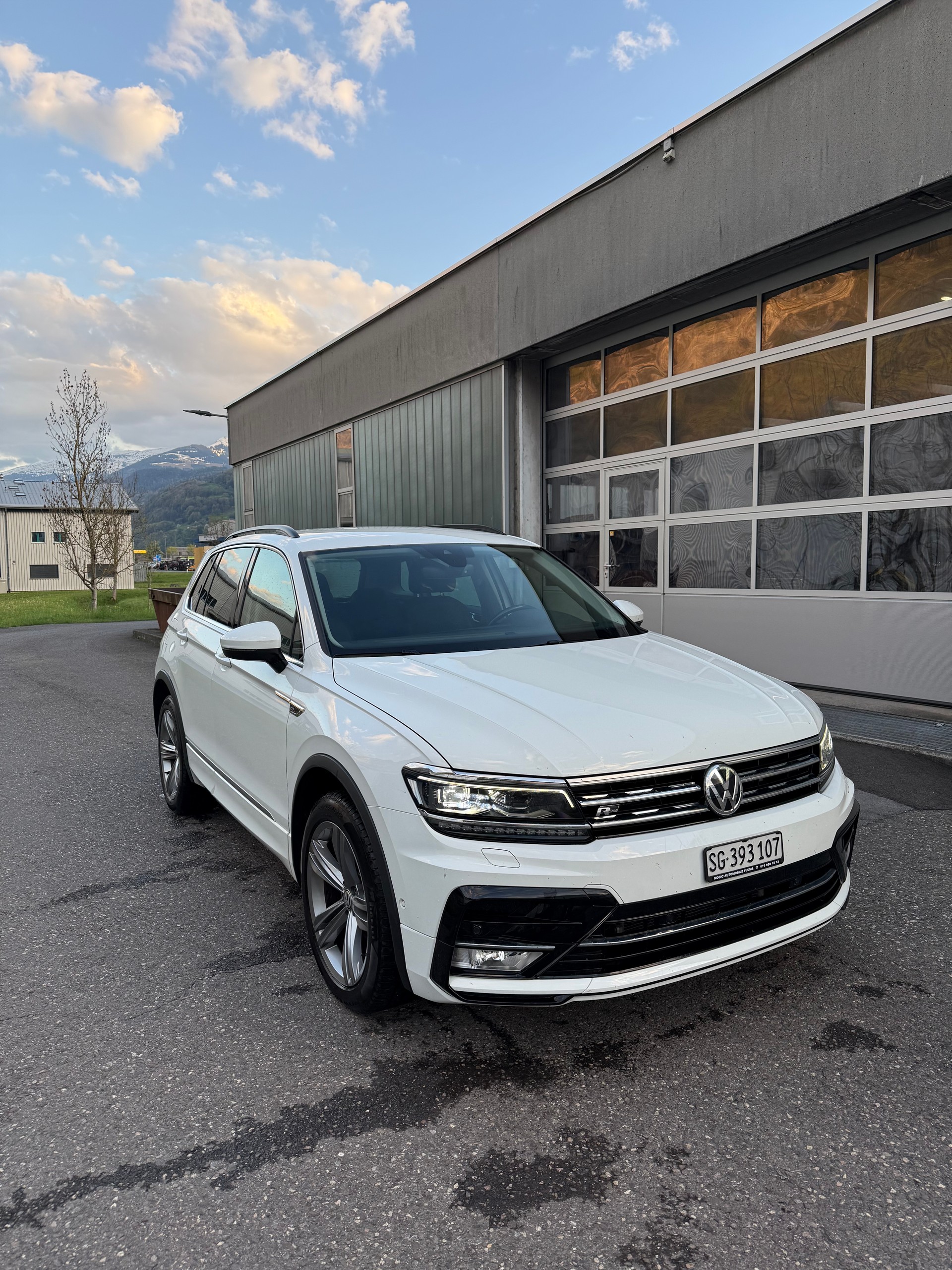 VW Tiguan 2.0 TDI R-Line Trendline 4Motion DSG