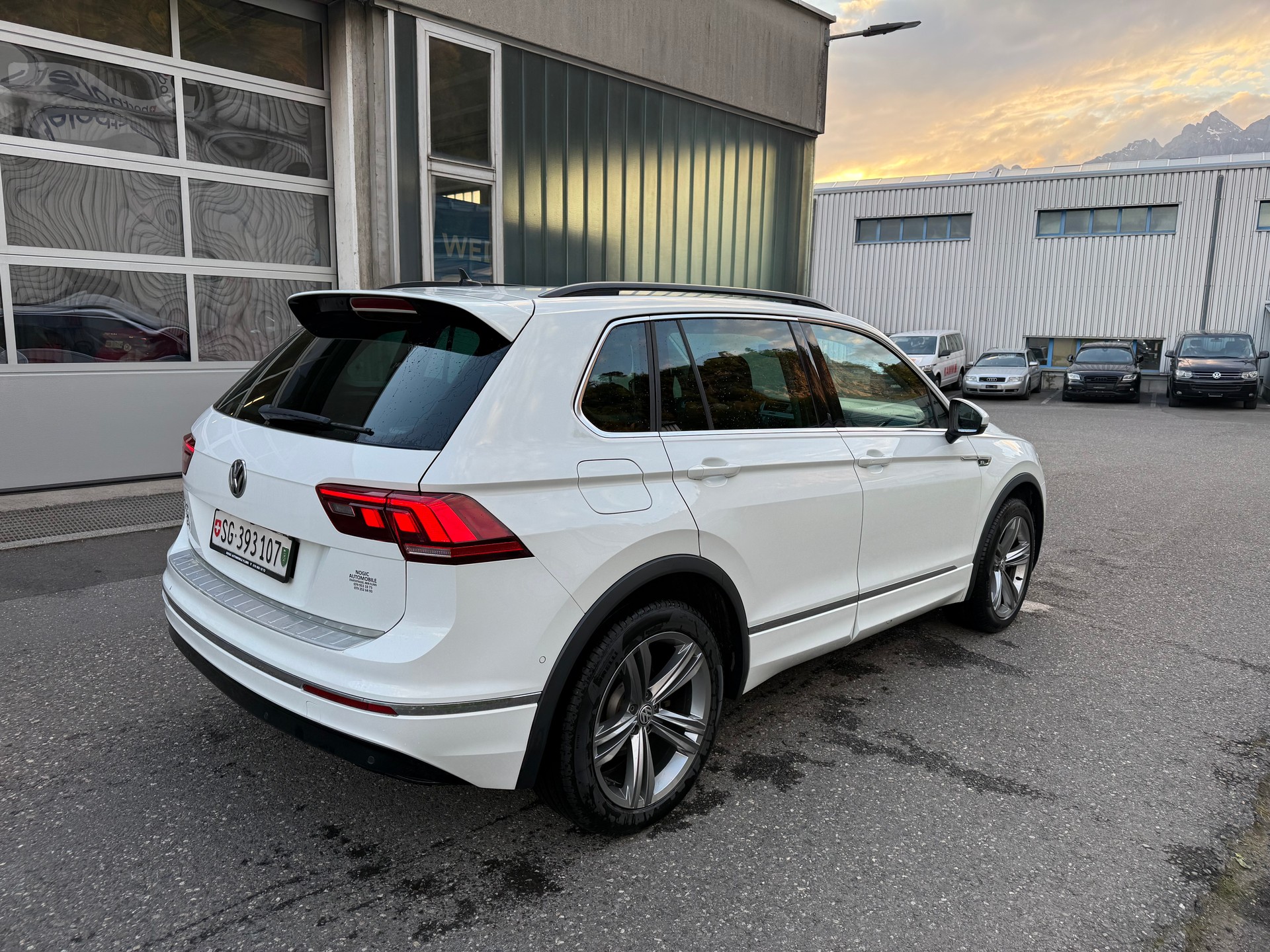VW Tiguan 2.0 TDI R-Line Trendline 4Motion DSG-image-25