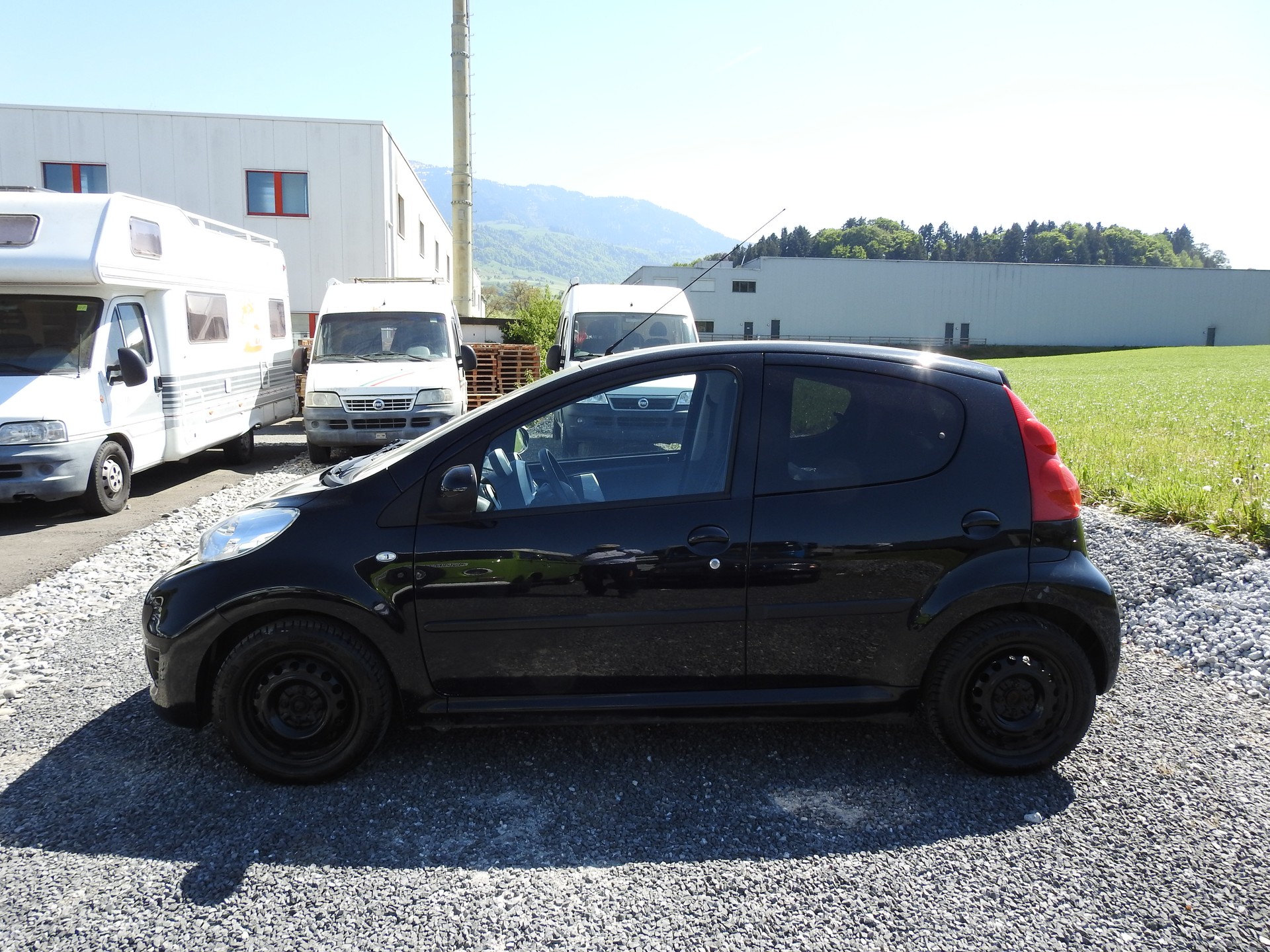 PEUGEOT 107 1.0 Trendy-image-2