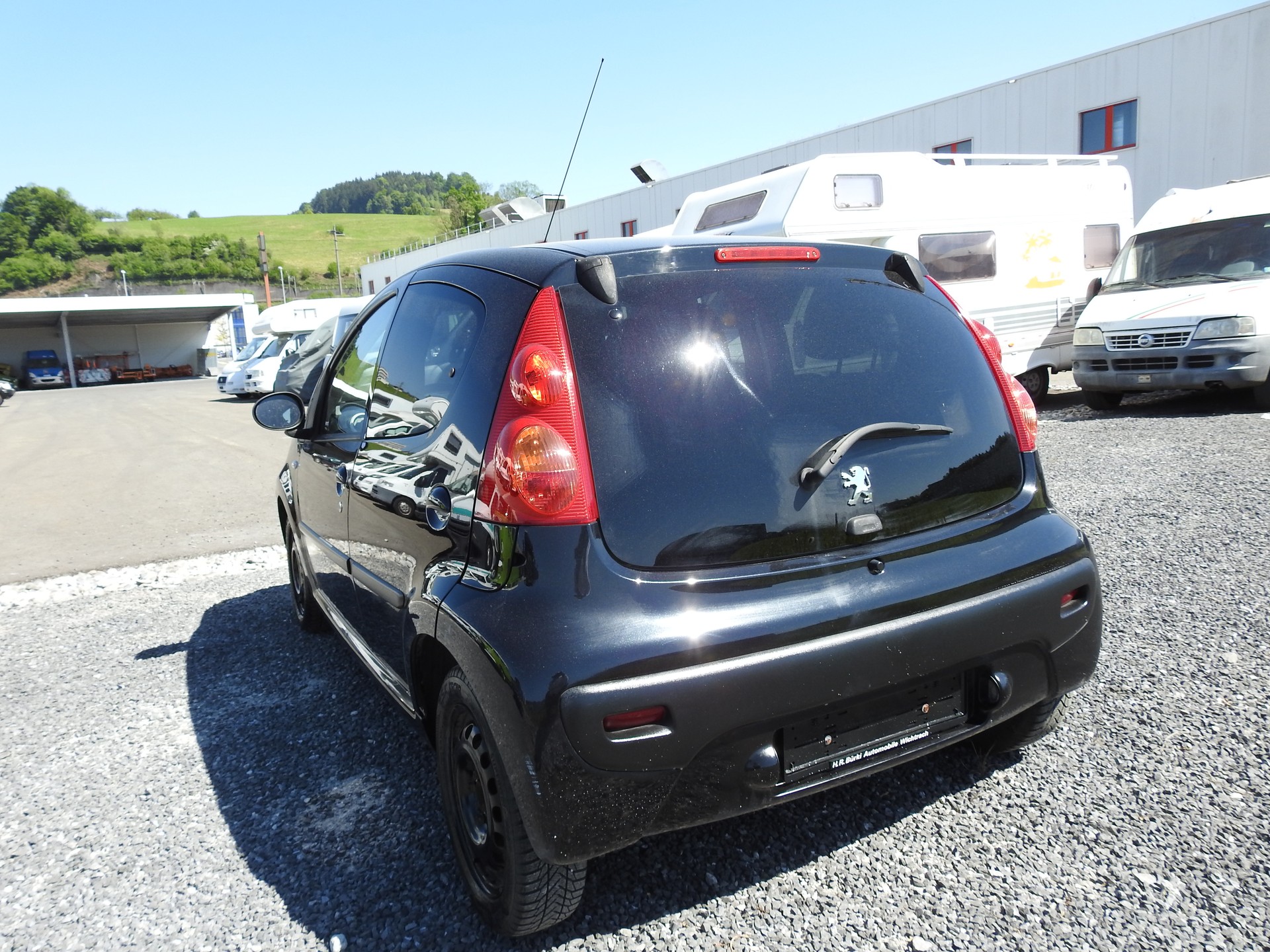 PEUGEOT 107 1.0 Trendy-image-3