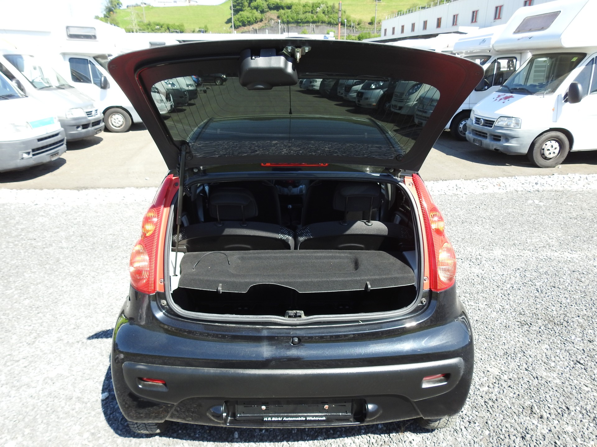 PEUGEOT 107 1.0 Trendy-image-9