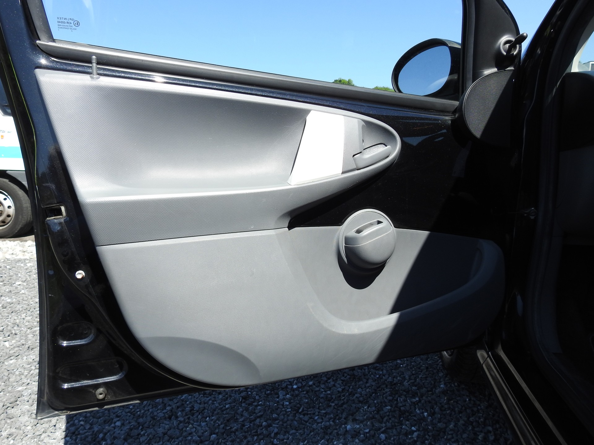 PEUGEOT 107 1.0 Trendy-image-12