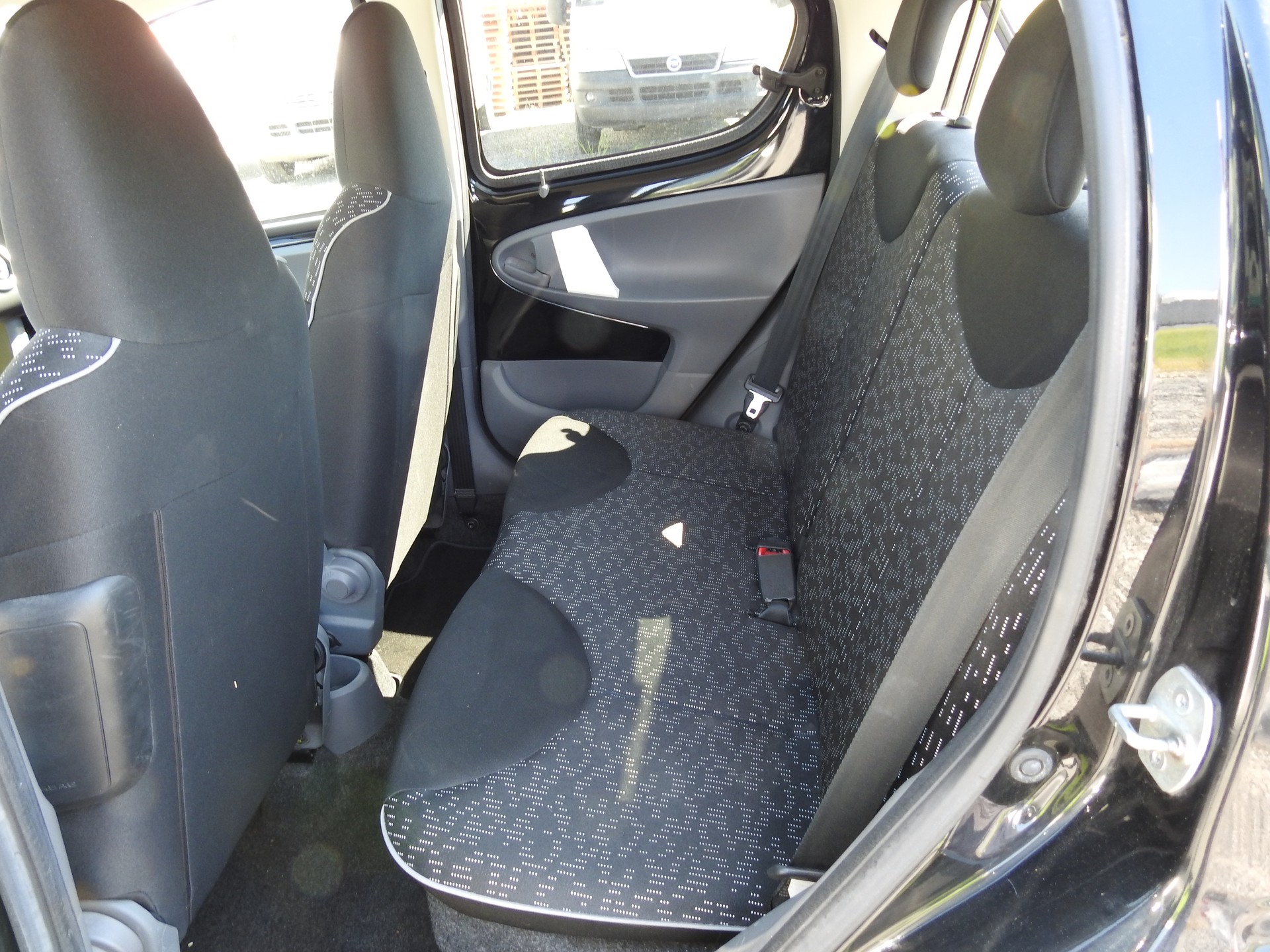 PEUGEOT 107 1.0 Trendy-image-7