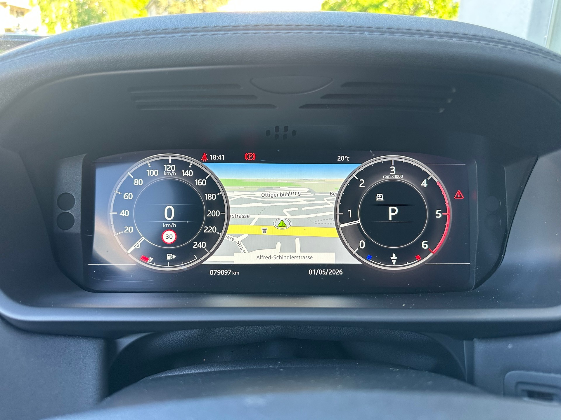 LAND ROVER Discovery 2.0 SD4 HSE Luxury Automatic-image-13