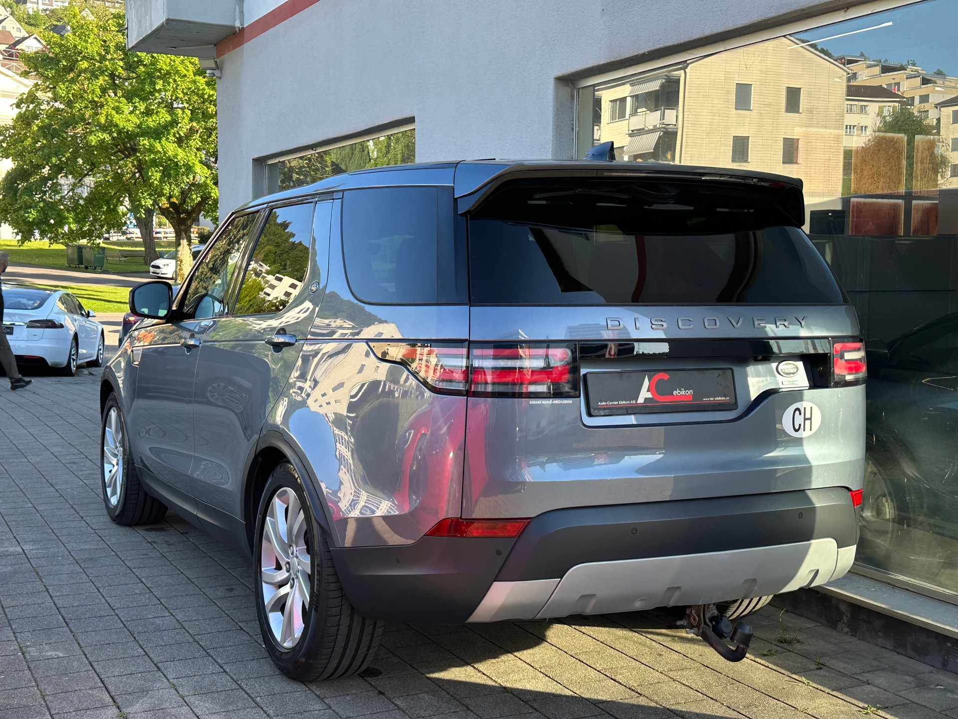 LAND ROVER Discovery 2.0 SD4 HSE Luxury Automatic-showroom-element-1