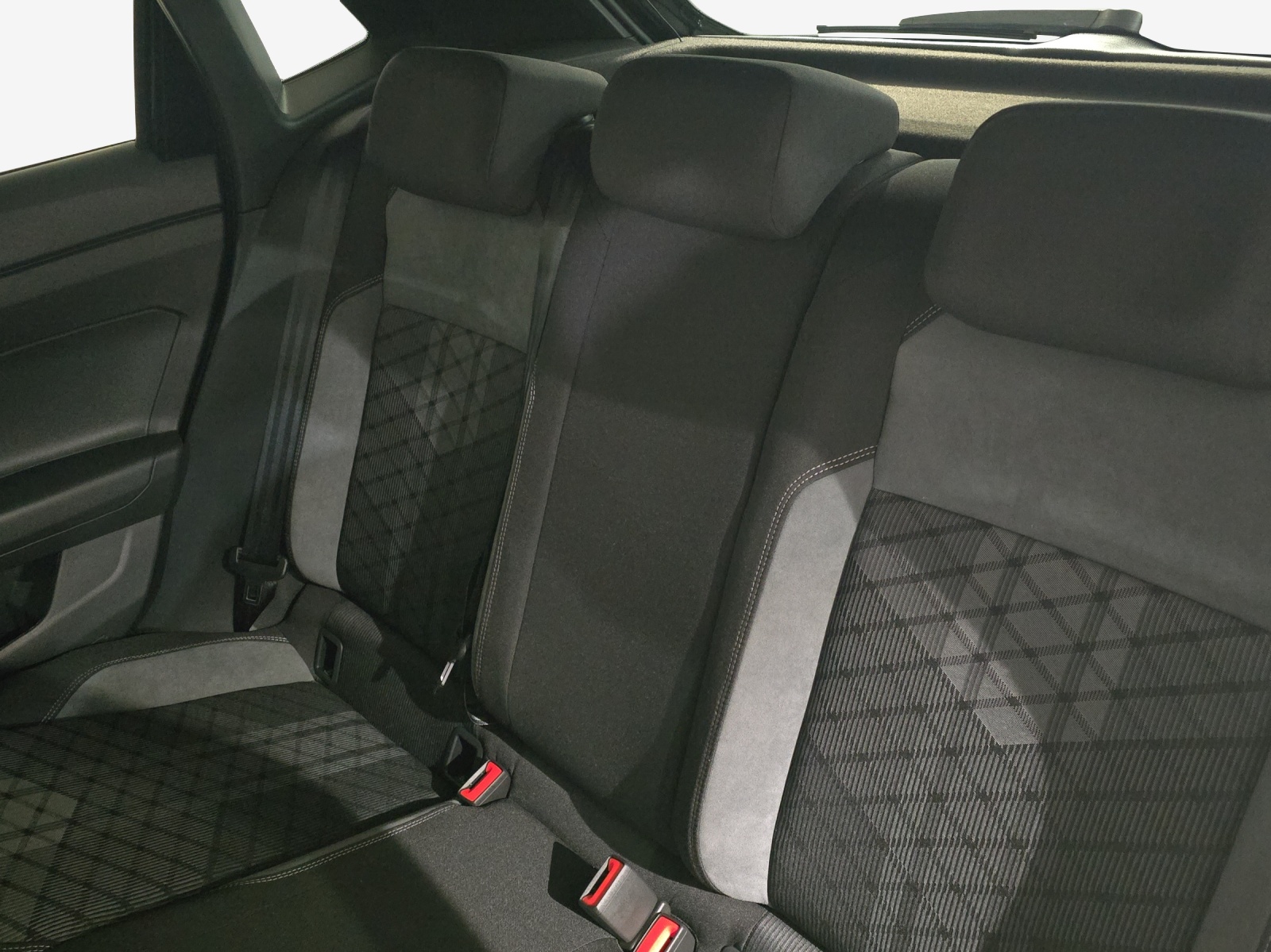 VW Polo 1.0 TSI R-Line DSG-image-11