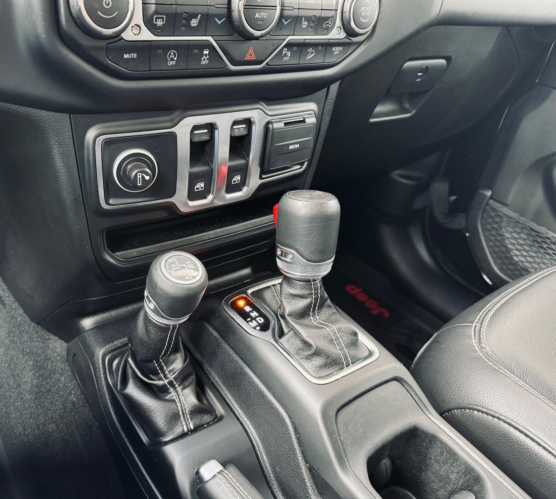 JEEP Wrangler 2.2MJ Overland Automatic-image-20