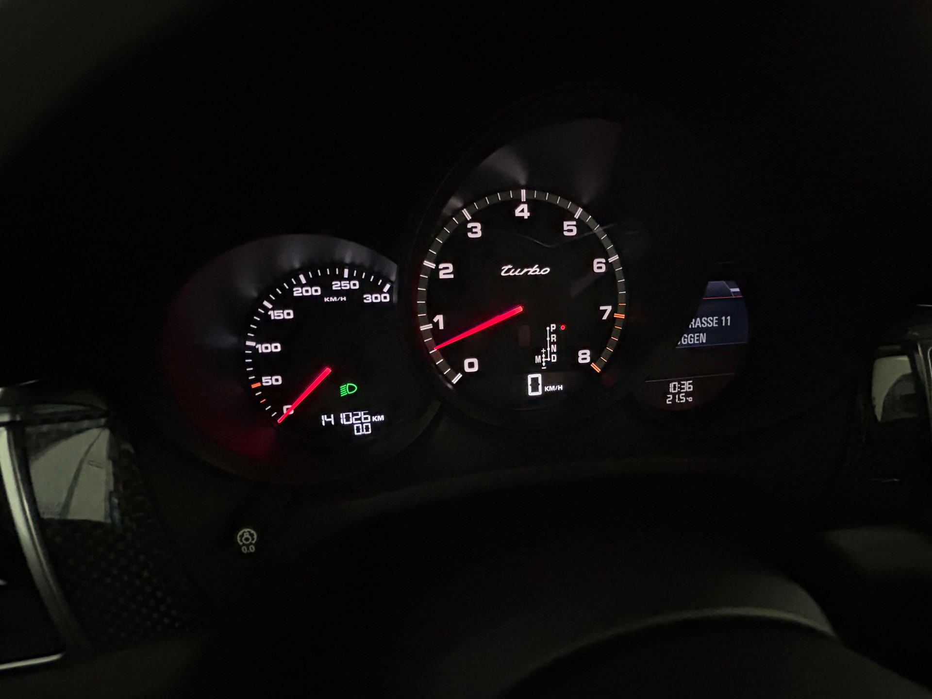 PORSCHE Macan Turbo PDK -Leder-DAB-Adaptive Sportsitze-Tempostat-Carbon Interieur-image-9