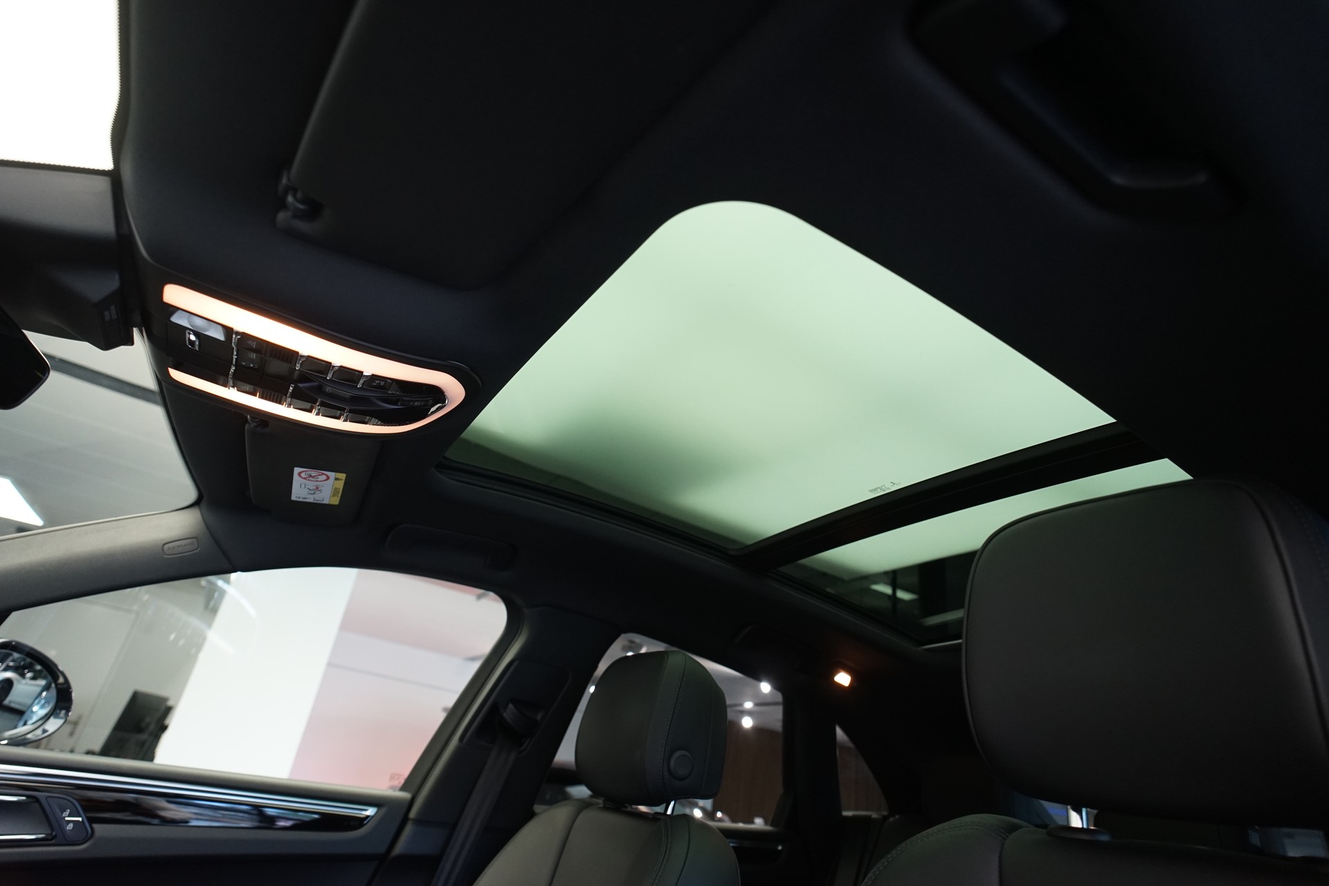 PORSCHE Macan S PDK-image-15