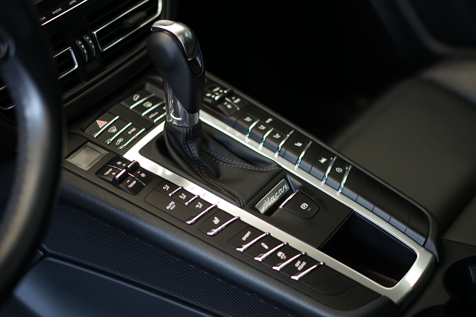 PORSCHE Macan S PDK-image-23