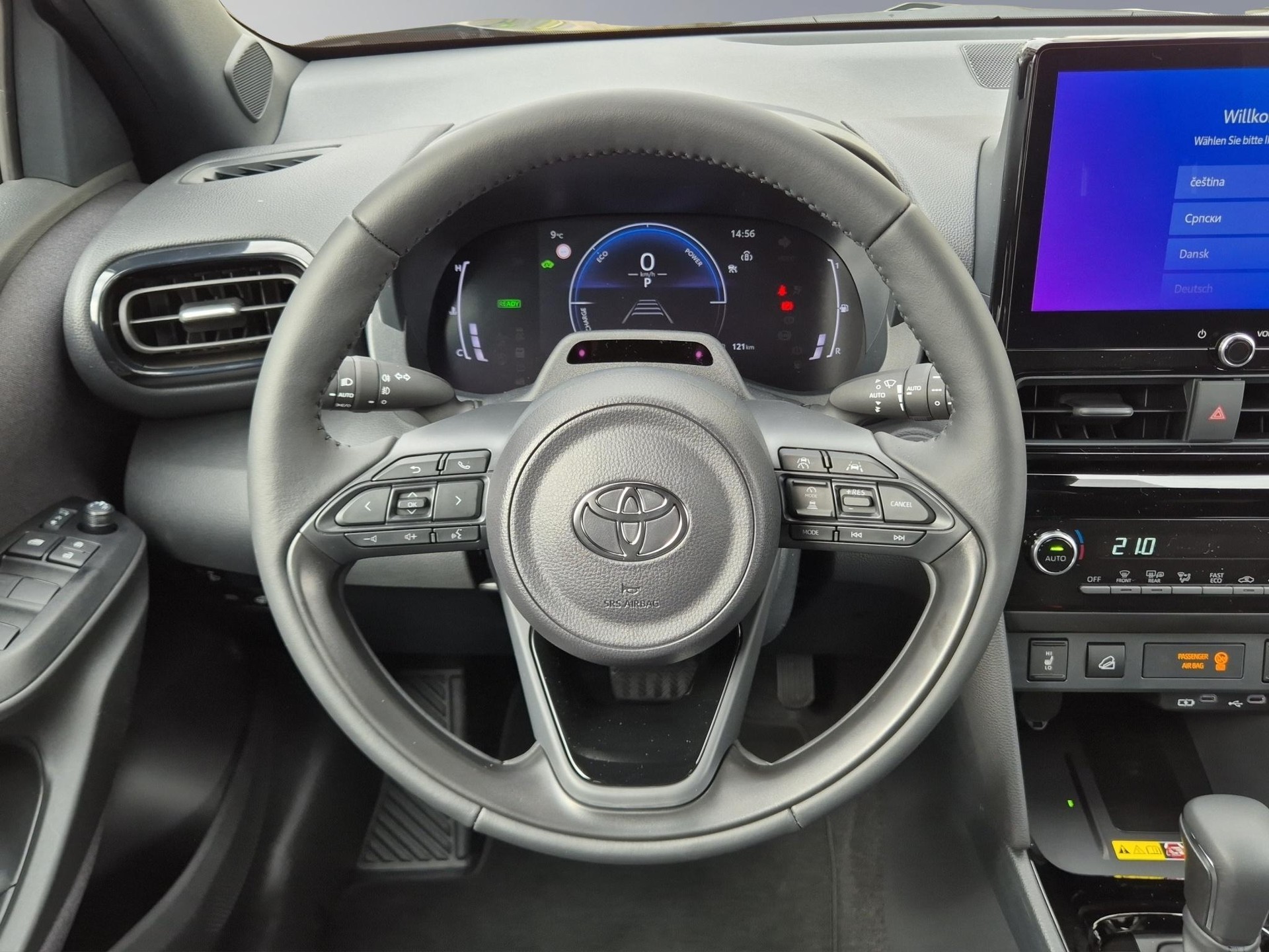 TOYOTA Yaris Cross 1.5 VVT-i HSD Trend AWD-i-image-9