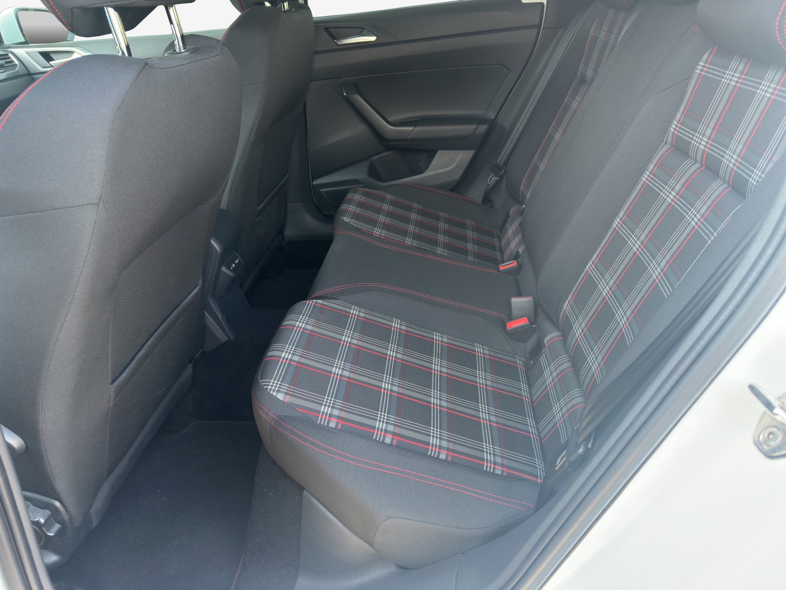 VW Polo 2.0 TSI GTI DSG-image-11