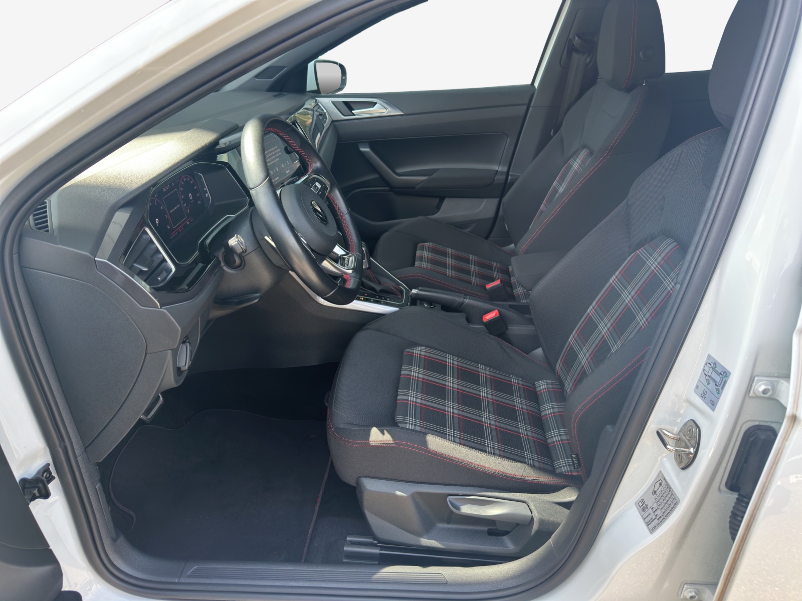 VW Polo 2.0 TSI GTI DSG-image-7